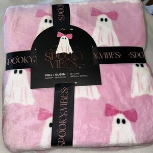 NEW Halloween Spooky Vibes Pink Ghosts with Bows Full/Queen Blanket 🎀🎀👻👻